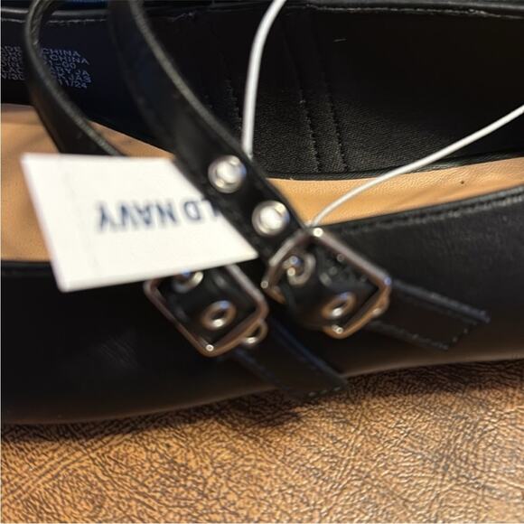 Old Navy Black Double-Buckle Mary
Jane Flats - Picture 8 of 10